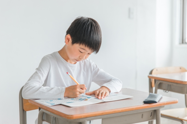 合格を掴み取るなら、 中学受験は個別進学塾Anything