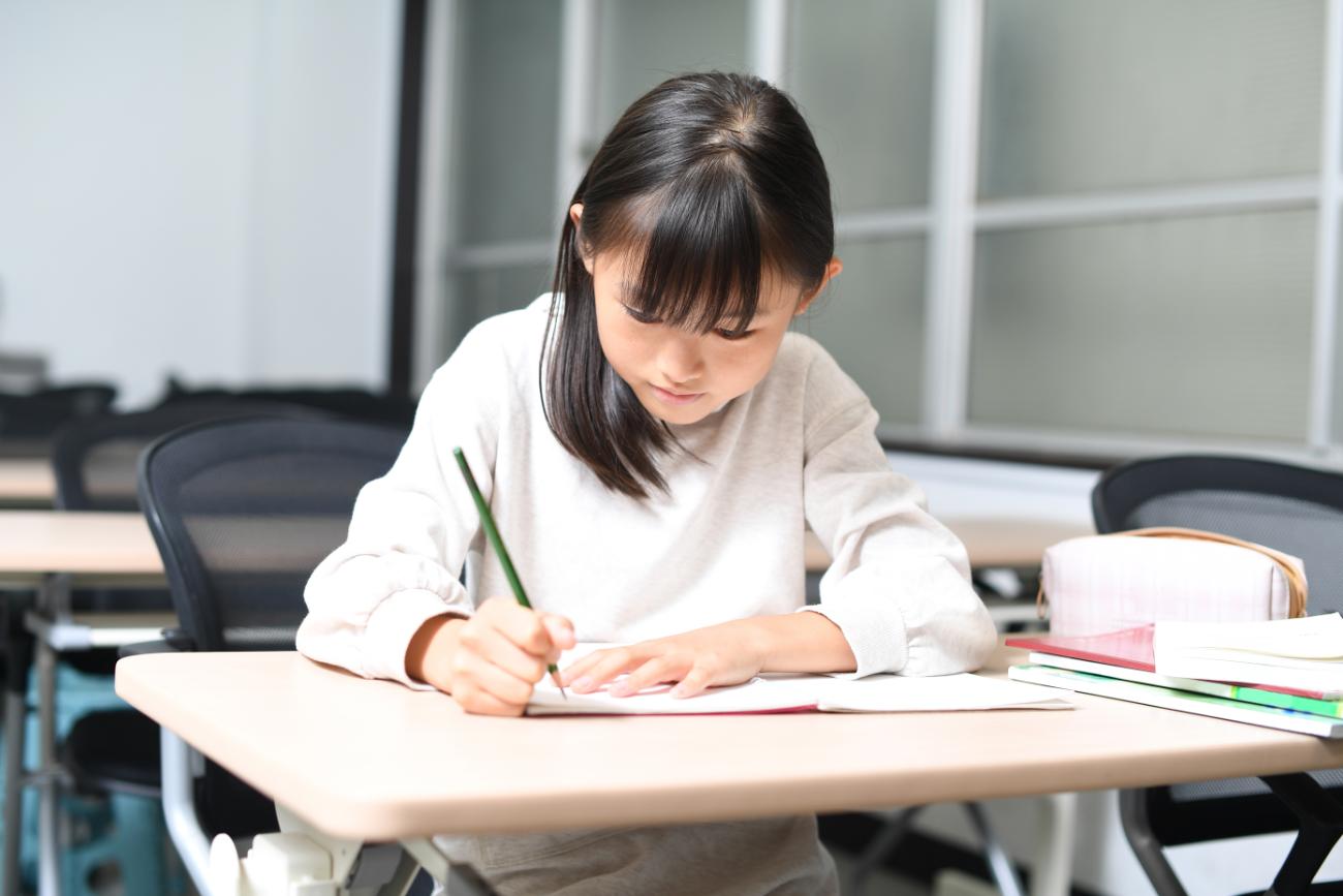 合格を掴み取るなら、 中学受験は個別進学塾Anything