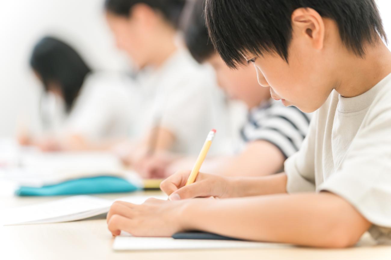 合格を掴み取るなら、 中学受験は個別進学塾Anything